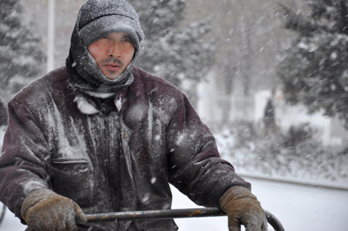 Cold wave bites West and North China