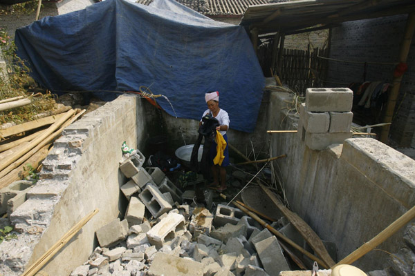 Reconstruction begins in quake-hit Yingjiang