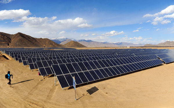 Solar power plant built in Tibet