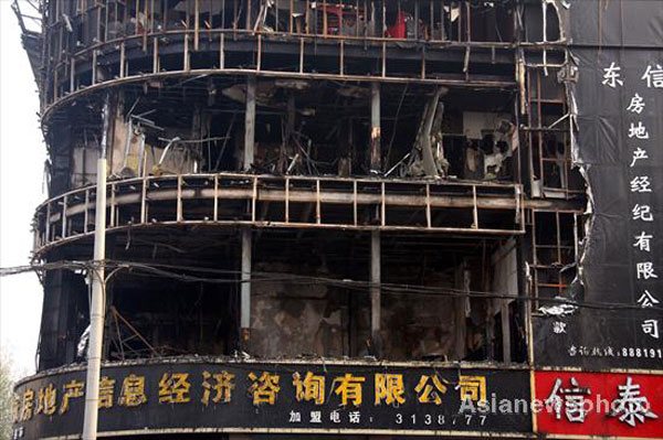 Fire destroys KTV bar in E China