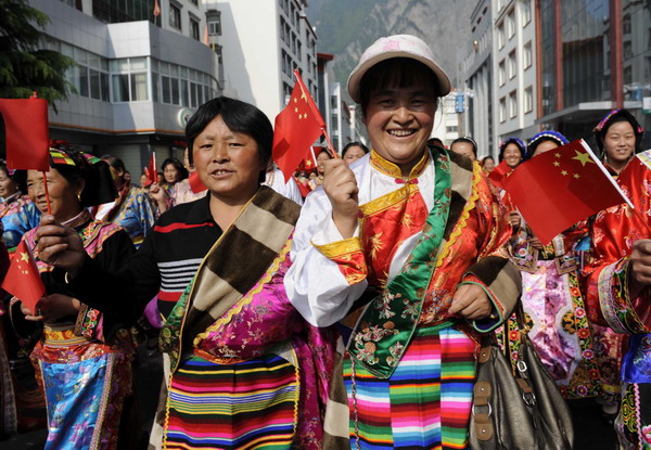 Quake victims stage a gratitude parade