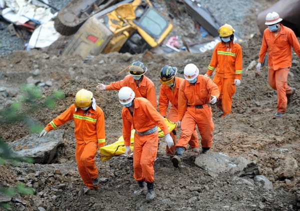 Death toll in S China landslide rises to 19