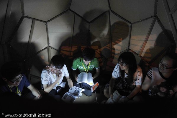 'Green living' paper buildings at Fujian college