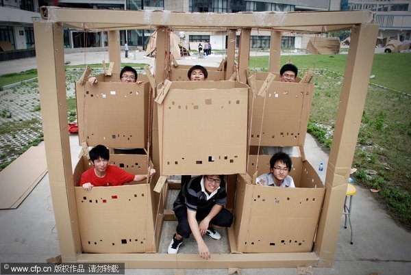 'Green living' paper buildings at Fujian college