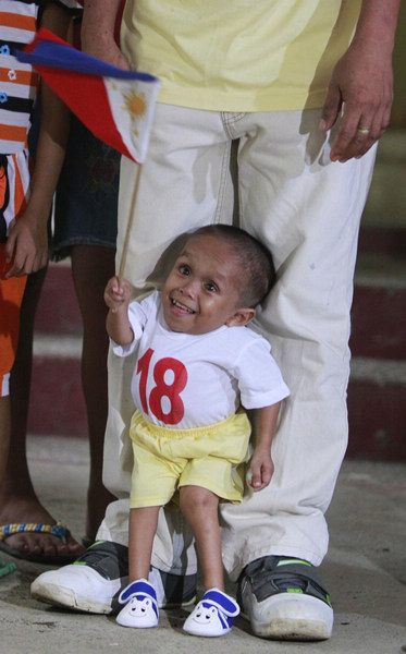 Filipino set to be named world's shortest man