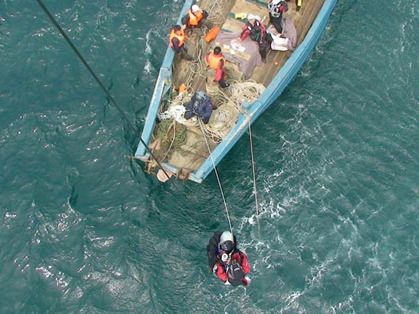 Thirteen sailors rescued after accident near E China coast