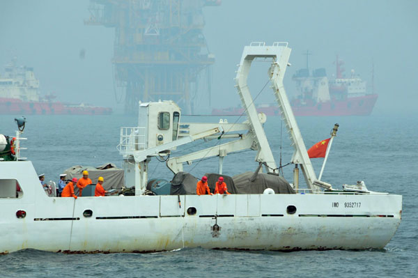 Red tide formed after oil spills