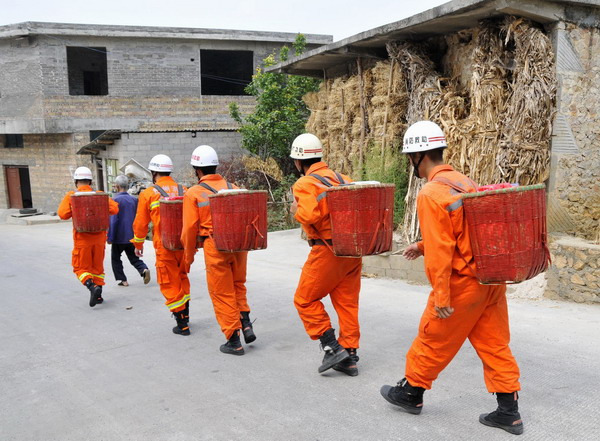 Firefighters deliver water in Guizhou drought