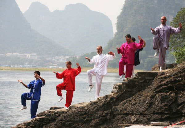 Taichi attracts foreigners in S China