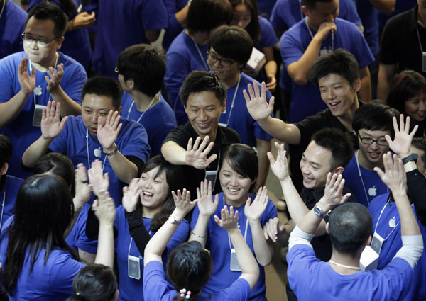 Largest Apple store in Chinese mainland opens