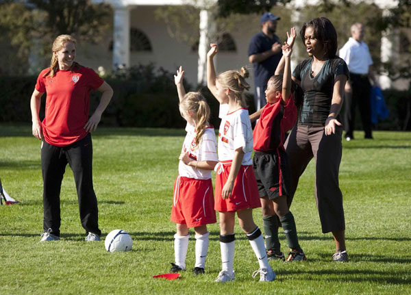 US first lady shows off soccer skills at WH