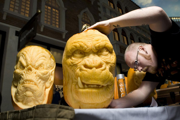 Pumpkins make faces as Halloween comes