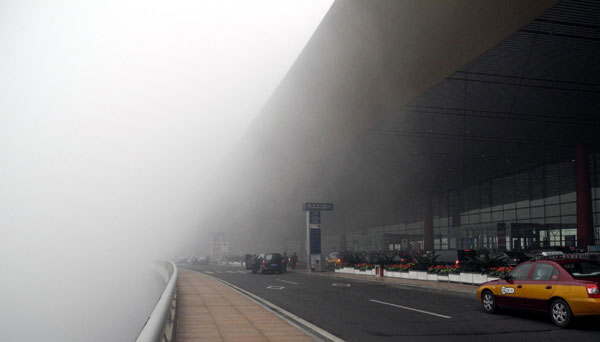 Heavy fog shrouds north and east China