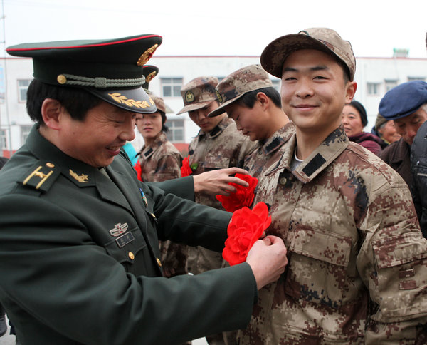 Shaolin kungfu star enlisted in the army