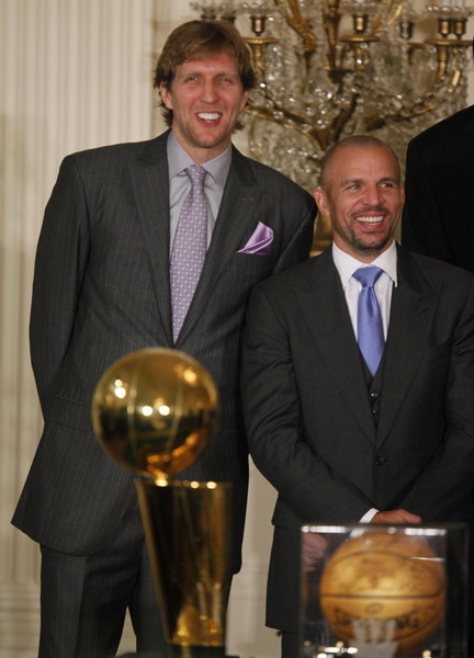 Obama hosts Mavs at White House