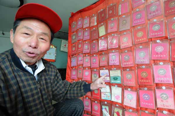 Man bikes around China giving blood