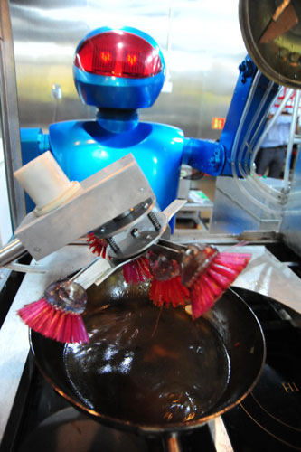 City opens robot-themed restaurant