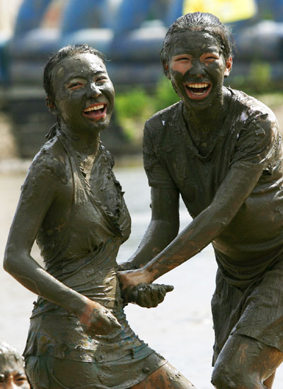 Mud Games held in East China