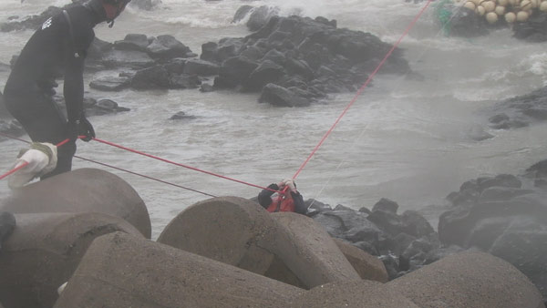 4 dead after typhoon sinks boats in ROK waters