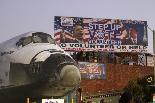 Endeavour on way to California Science Center