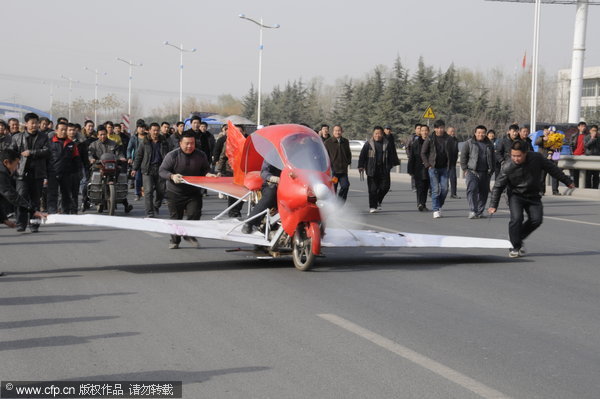 Farmer in E China tries to fly homemade plane