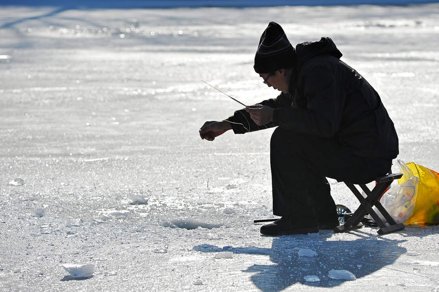 Ice fishing in E China