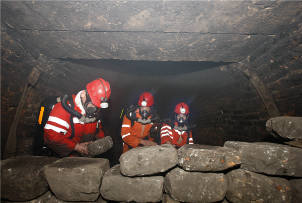 Mine rescue drill in E China