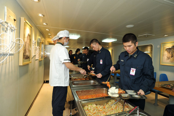 Life below deck on China's first aircraft carrier