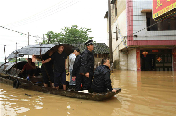 Rainstorm brings flood in South China