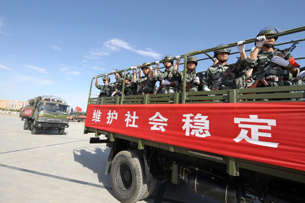 Anti-terror drill staged in Xinjiang