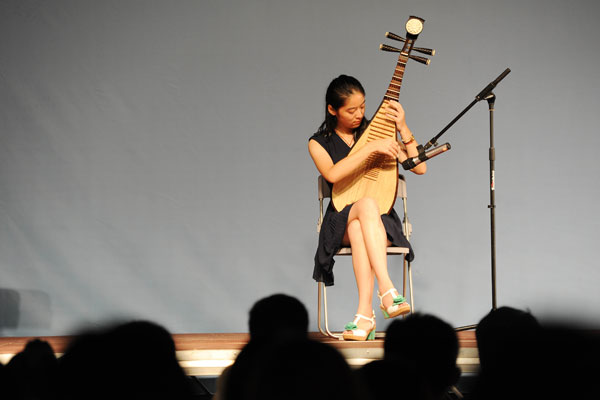 NYU Shanghai celebrates first semester