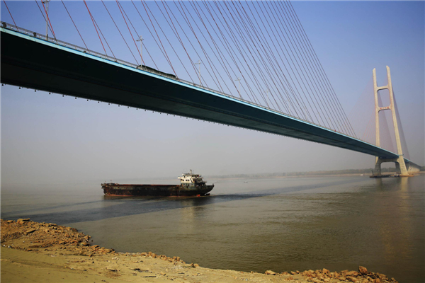 Drought hits middle and lower reaches of Yangtze River