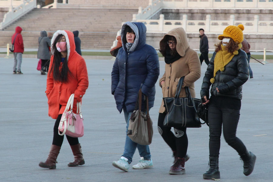 Strong winds chill Beijing