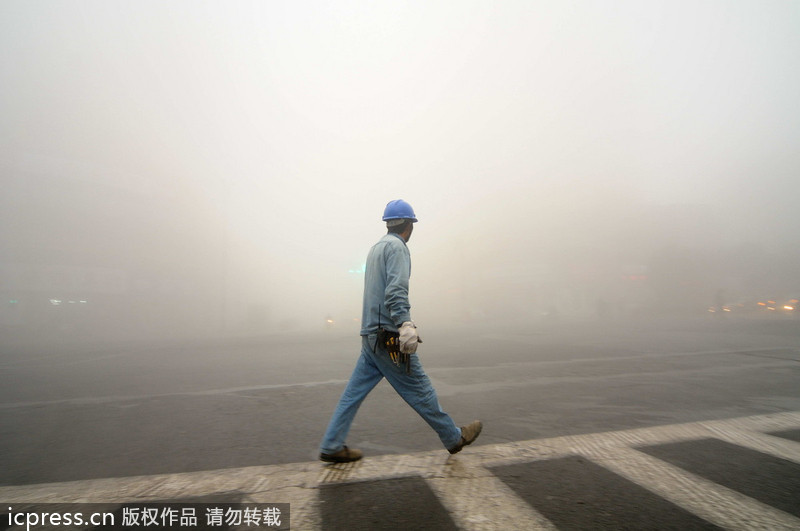 Potent pollution hits 104 Chinese cities