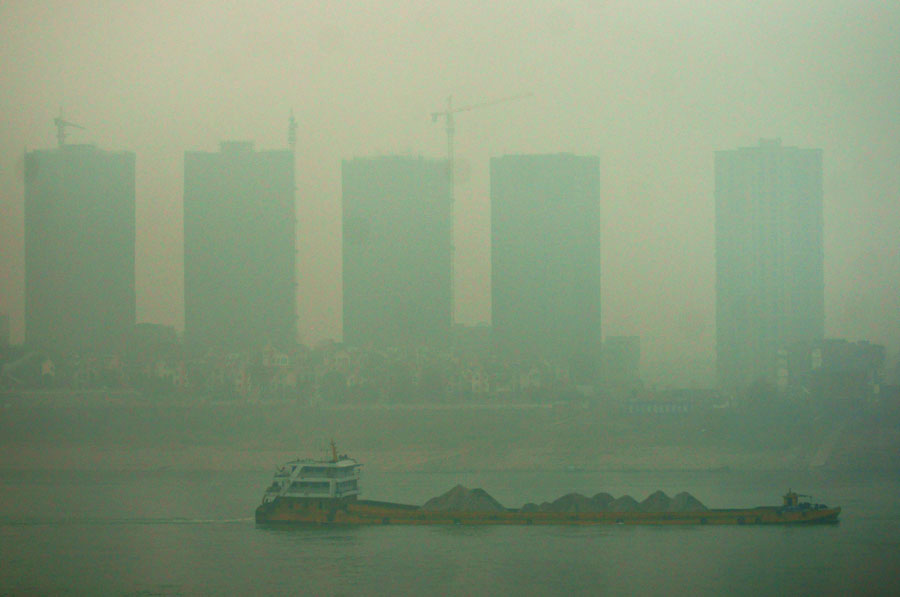 Chinese cities wrapped in smog