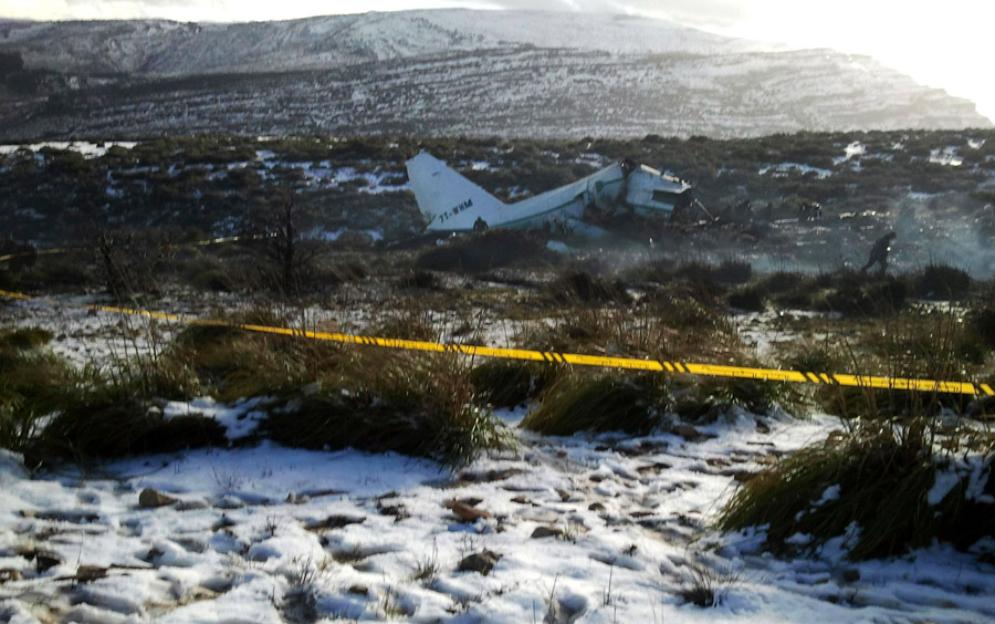 Algerian military plane crashes, killing 77