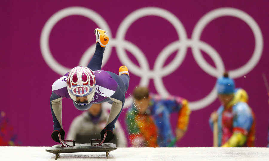 Helmets light up Sochi's skeleton tracks