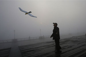 Heavy smog lingers in large area of N China