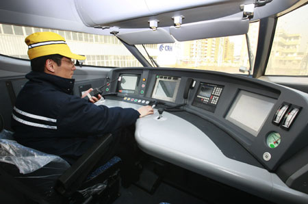 CRH sleeper trains debut in Shanghai