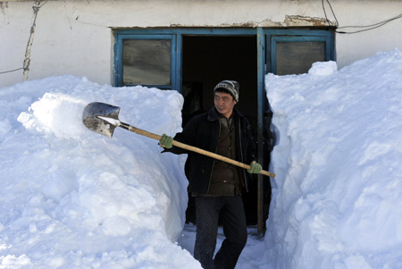 5,435 evacuated in blizzard-hit Xinjiang