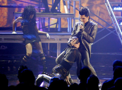 Adam Lambert performs at 2009 American Music Awards in L.A.