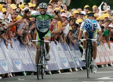 Spaniard Mercado wins Tour de France 10th stage