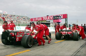 Alonso, Schumacher begin Japan showdown