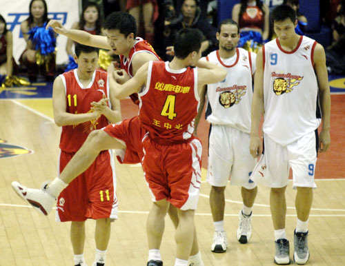 Bayi wallops defending Guangdong for eighth CBA title