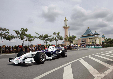 F1 show drive in Malacca