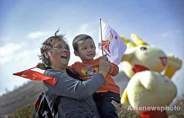 Asian Games: volunteers, performers and tourists