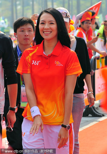 Zhang Ziyi in torch relay