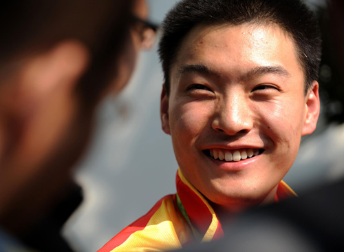 China's teen hot shot ties world record