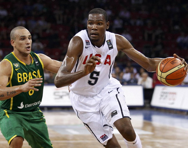 US survives test, holds on to edge Brazil 70-68
