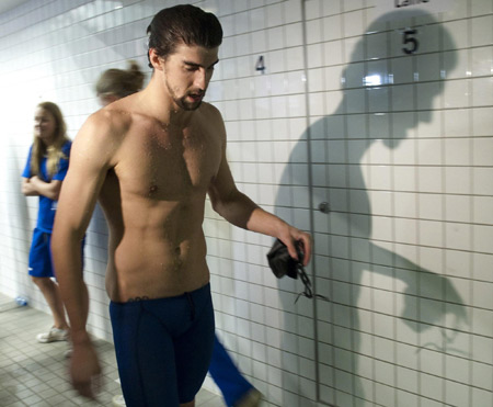 Out-of-shape Phelps hits the wall in Stockholm